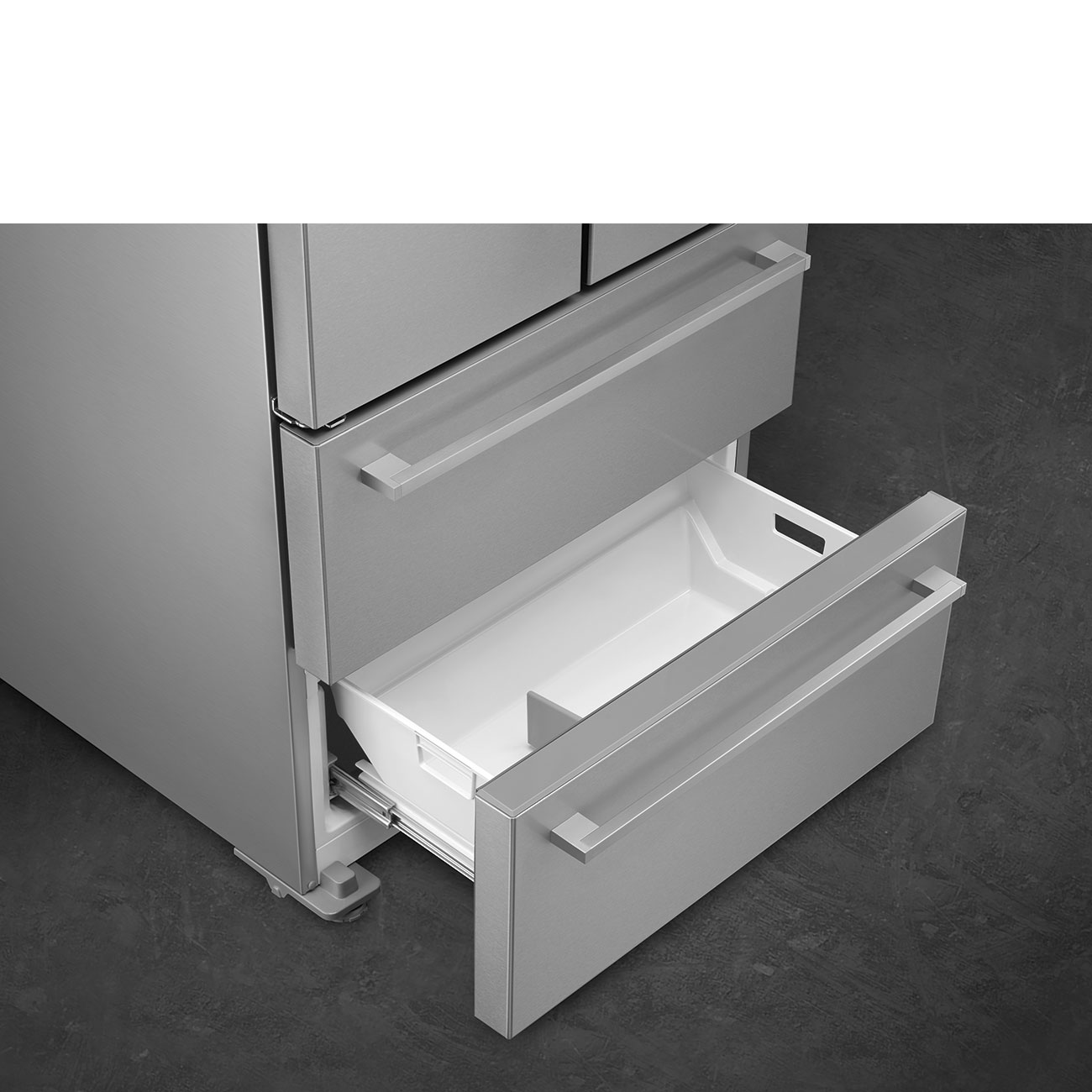 картинка Отдельностоящий холодильник Smeg FQ55FXDE 