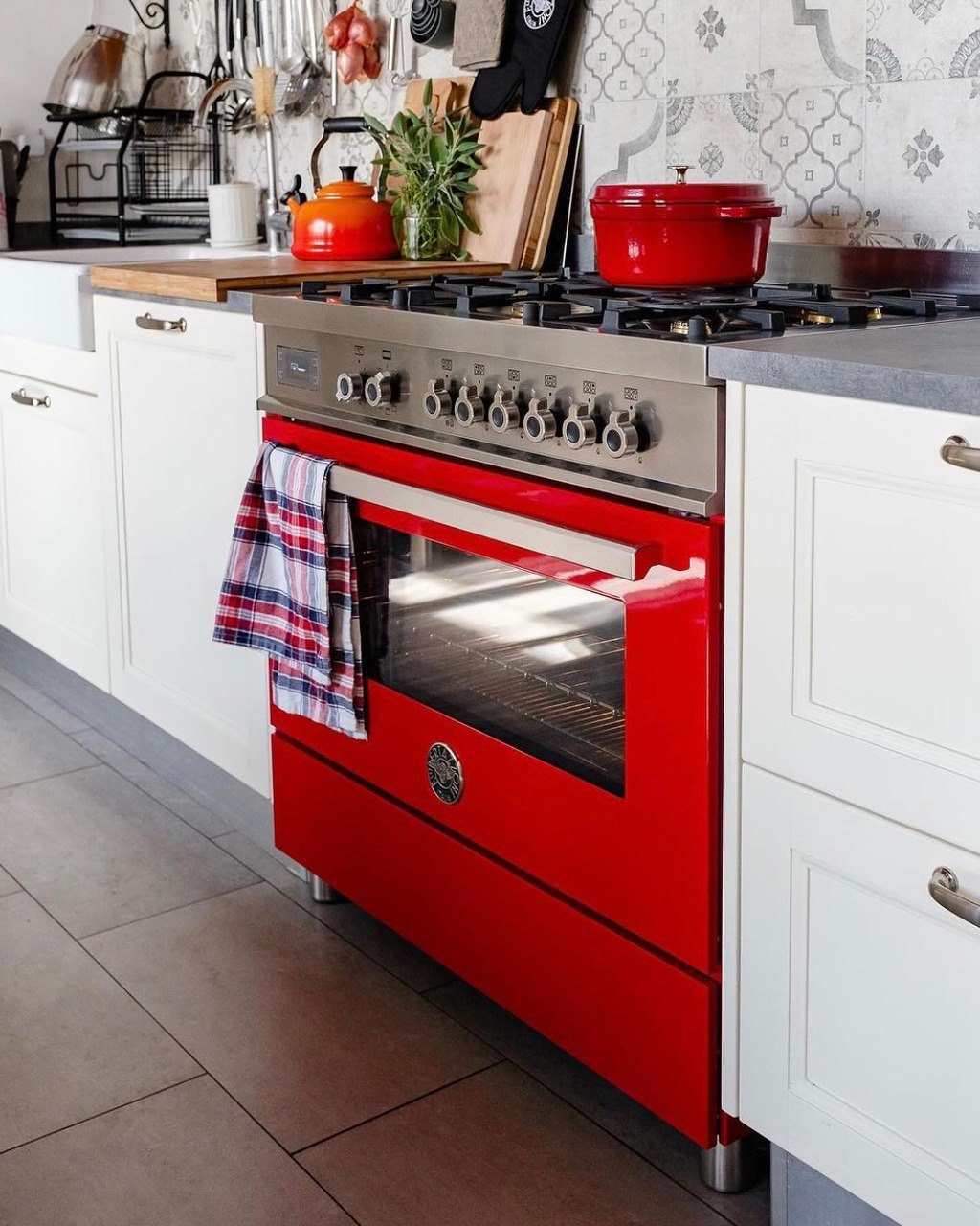 картинка Комбинированная кухонная плита Bertazzoni PRO96L1EROT красная 