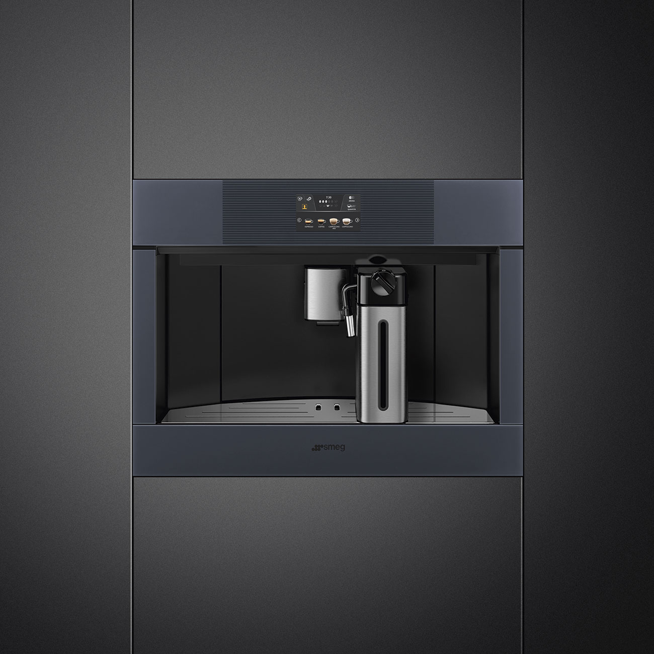 картинка Кофемашина Smeg CMS4104GRU  картинка Кофемашина Smeg CMS4104GRU
