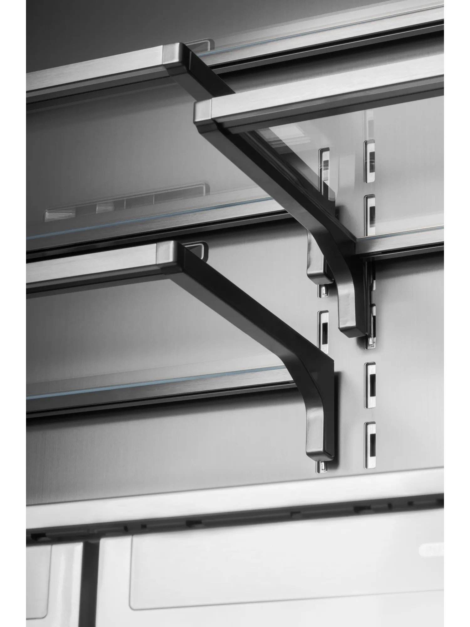 картинка Встраиваемый холодильник Hiberg s-FFB 800 B 