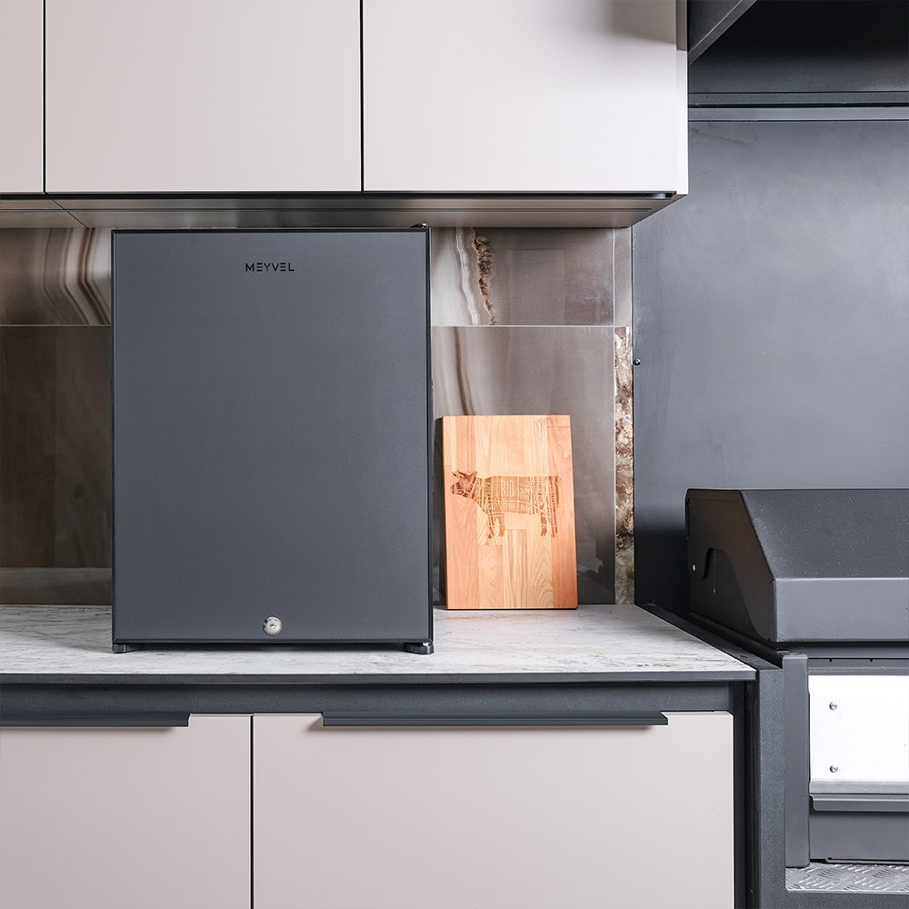 картинка Мини-бар Meyvel MMA-30B черный 