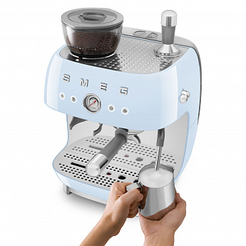 картинка Кофемашина Smeg EGF03PBEU  картинка Кофемашина Smeg EGF03PBEU